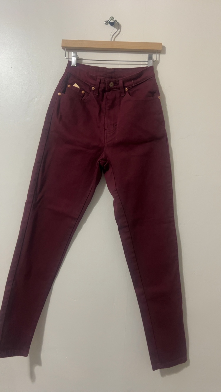 Jordache Women's Burgundy Skinny Jeans Size 6 98% Cotton 2% Spandex